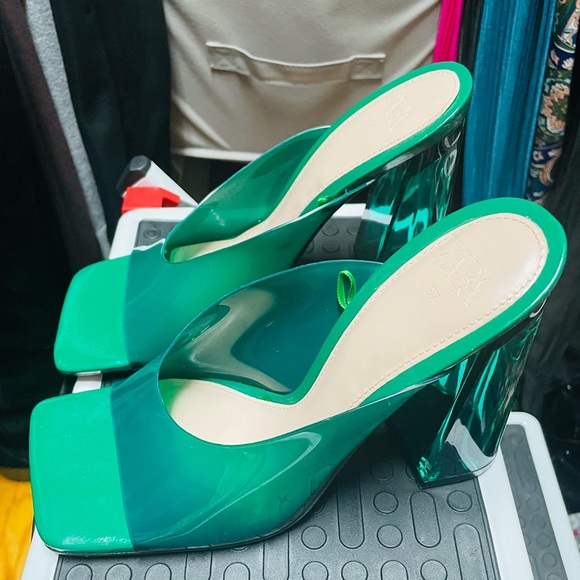 Zara Green Block Heel Sandals - Picture 3 of 9